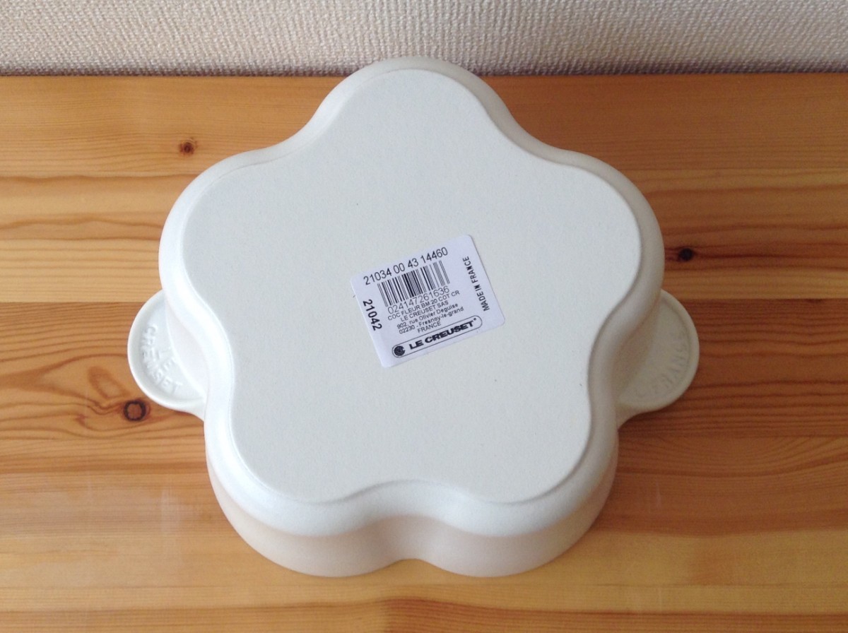 ルクルーゼ ココットフルール 20cm コットン■両手鍋 マット 鋳物ホーロー 白 花形 フランス製 キャセロール 未使用