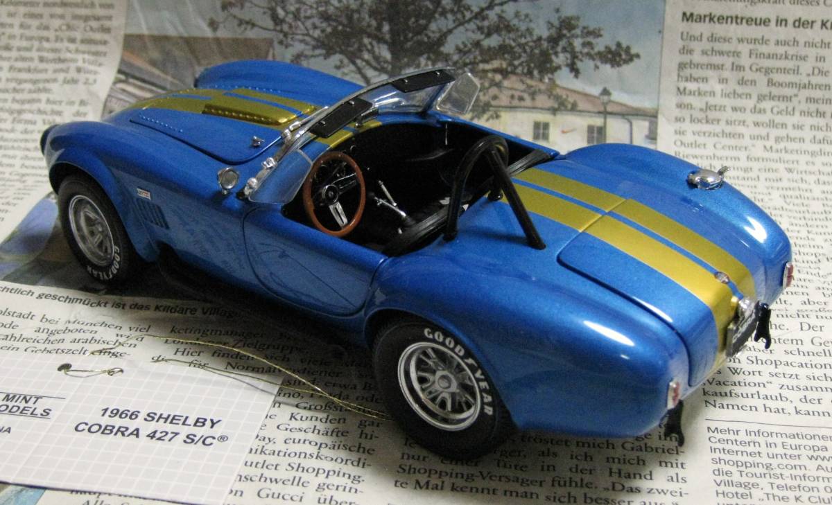 ★レア絶版★フランクリンミント*1/24*1966 Shelby Cobra 427 S/C ブルー/ゴールド_画像2