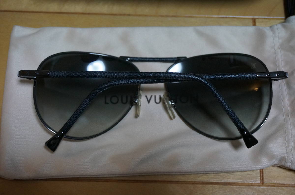 Louis Vuitton ルイ ヴィトン サングラス メガネ 眼鏡 めがね グラサン Sun Glass 正規取扱店購入 ティアドロップ Tiadrop その他 売買されたオークション情報 Yahooの商品情報をアーカイブ公開 オークファン Aucfan Com