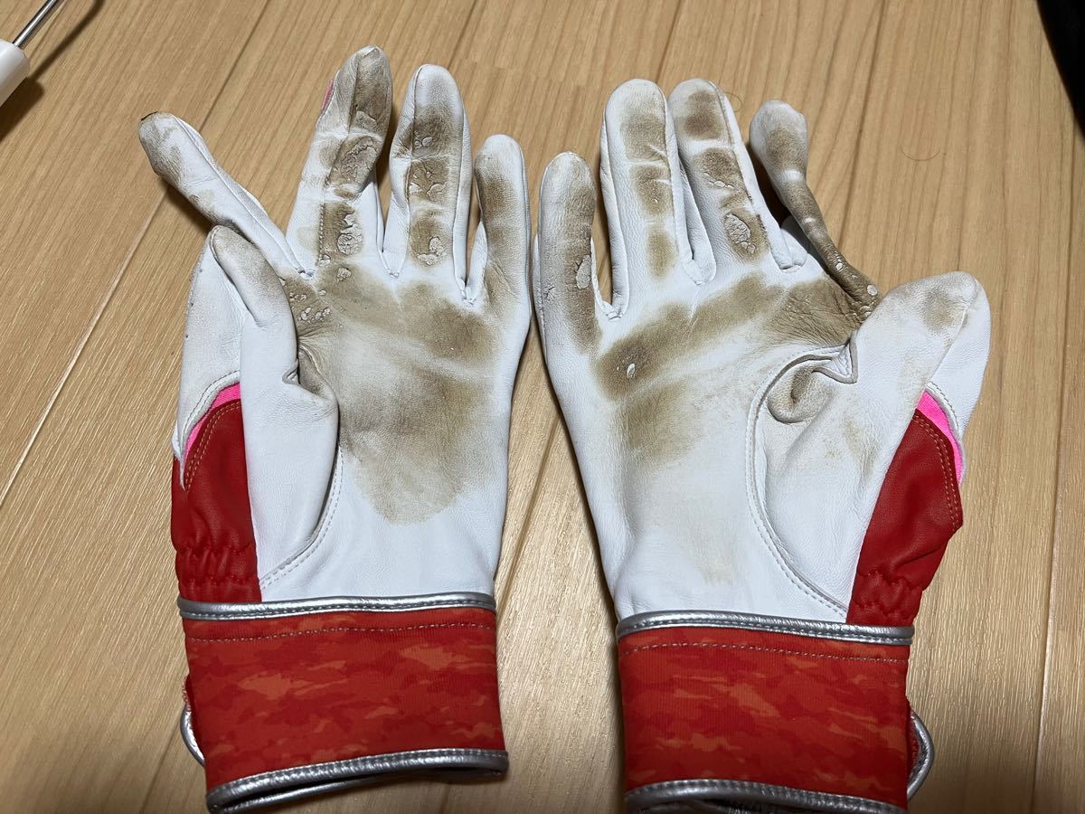 プロ野球 実使用 手袋 バッティング手袋 菊池涼介|Yahoo!フリマ プロ野球 実使用 手袋 バッティング手袋 菊池涼介|Yahoo!フリマ