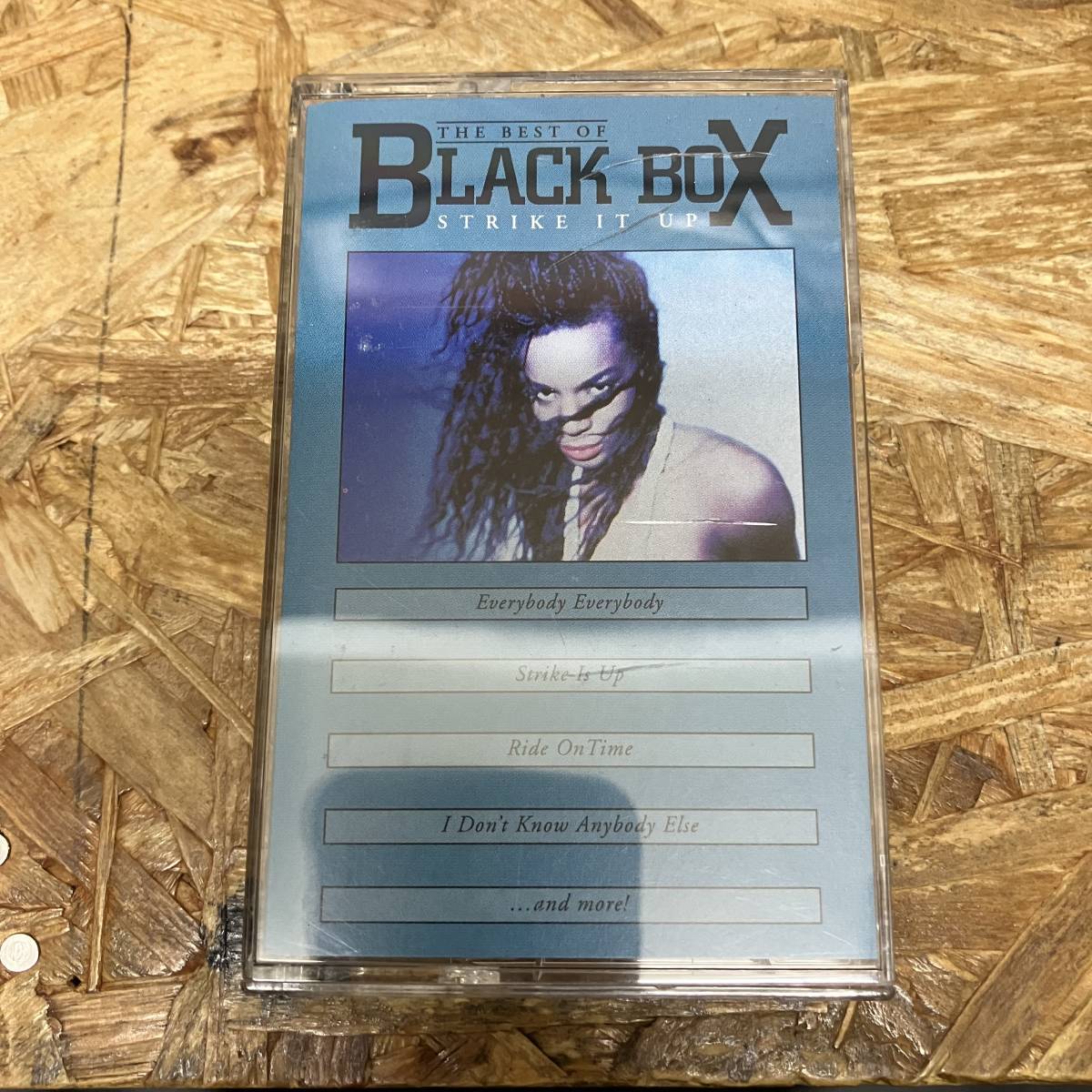 シHIPHOP,R&B STRIKE IT UP - THE BEST OF BLACK BOX アルバム,INDIE TAPE 中古品_画像1