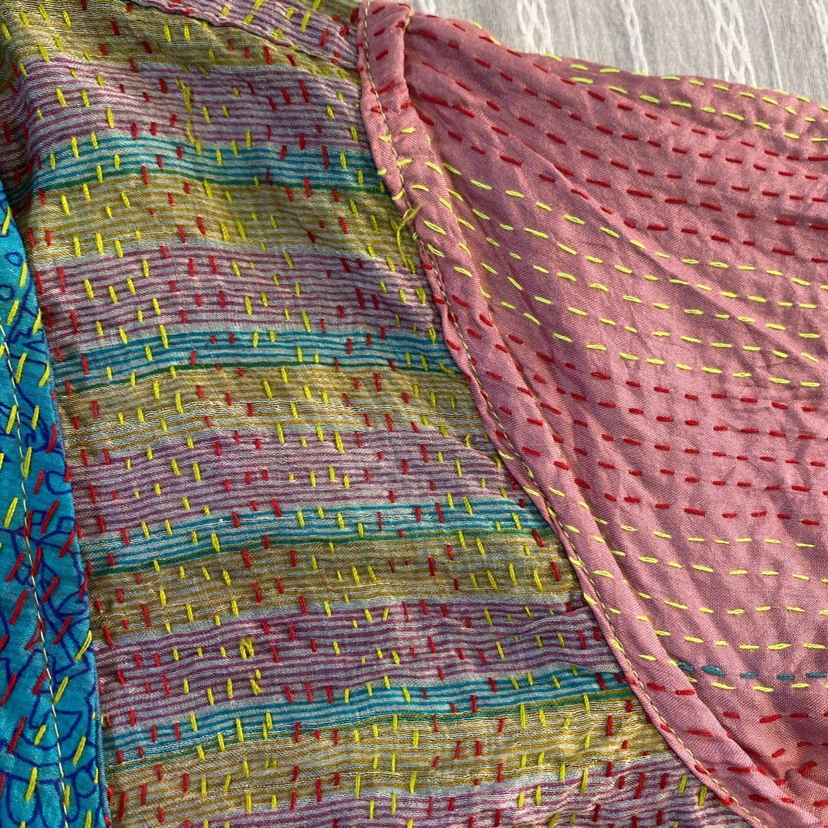 グドゥリー　インド製　100%シルク　羽織　ジャケット　ショートコート　マライカ　malaika ラリーキルト　襤褸　青　ピンク　手仕事　針子_画像8