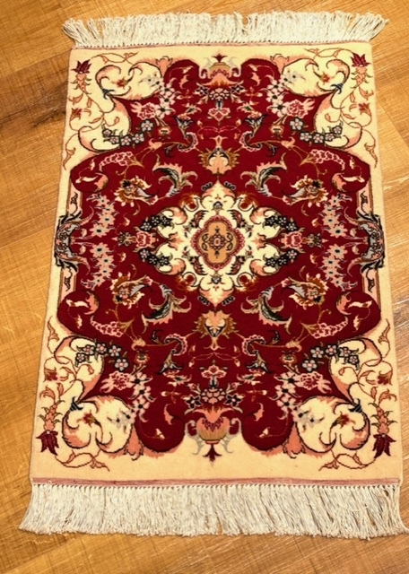 正規品直輸入】 ペルシャ絨毯手織りウール&シルク・希少逸品絨毯