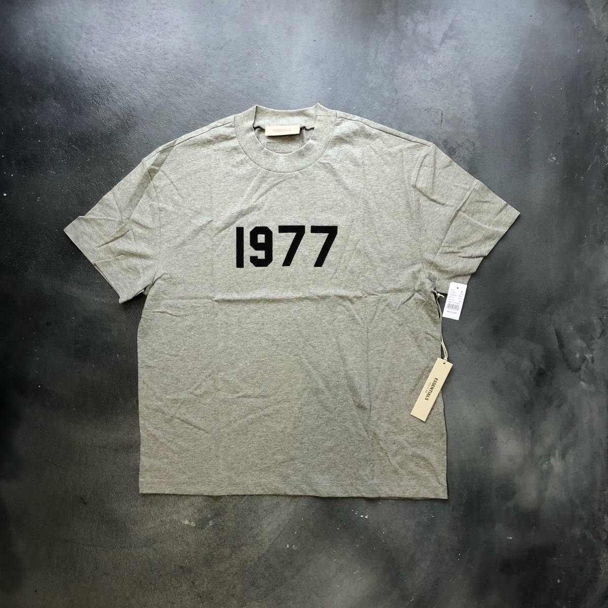 2022セール 1977 Essentials God of Fear 文字、ロゴ T-shirt OATMEA DARK M SIZE 文字、ロゴ