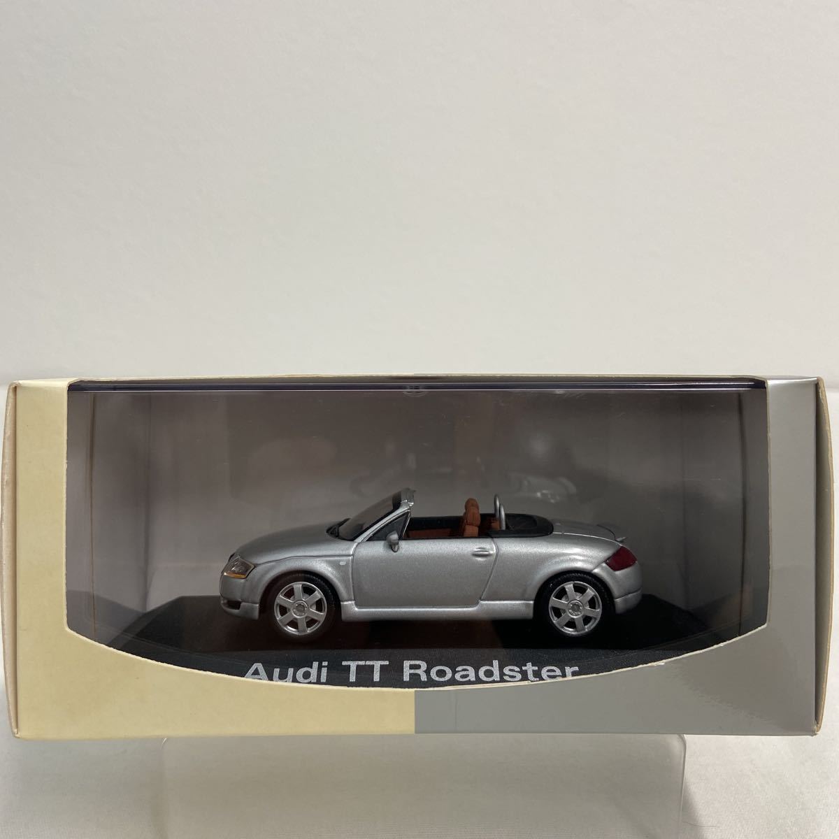 Audi ディーラー特注 PMA 1/43 アウディ TT Roadster Silver MINICHAMPS 初代 ロードスター ミニチャンプス ミニカー モデルカー_画像1