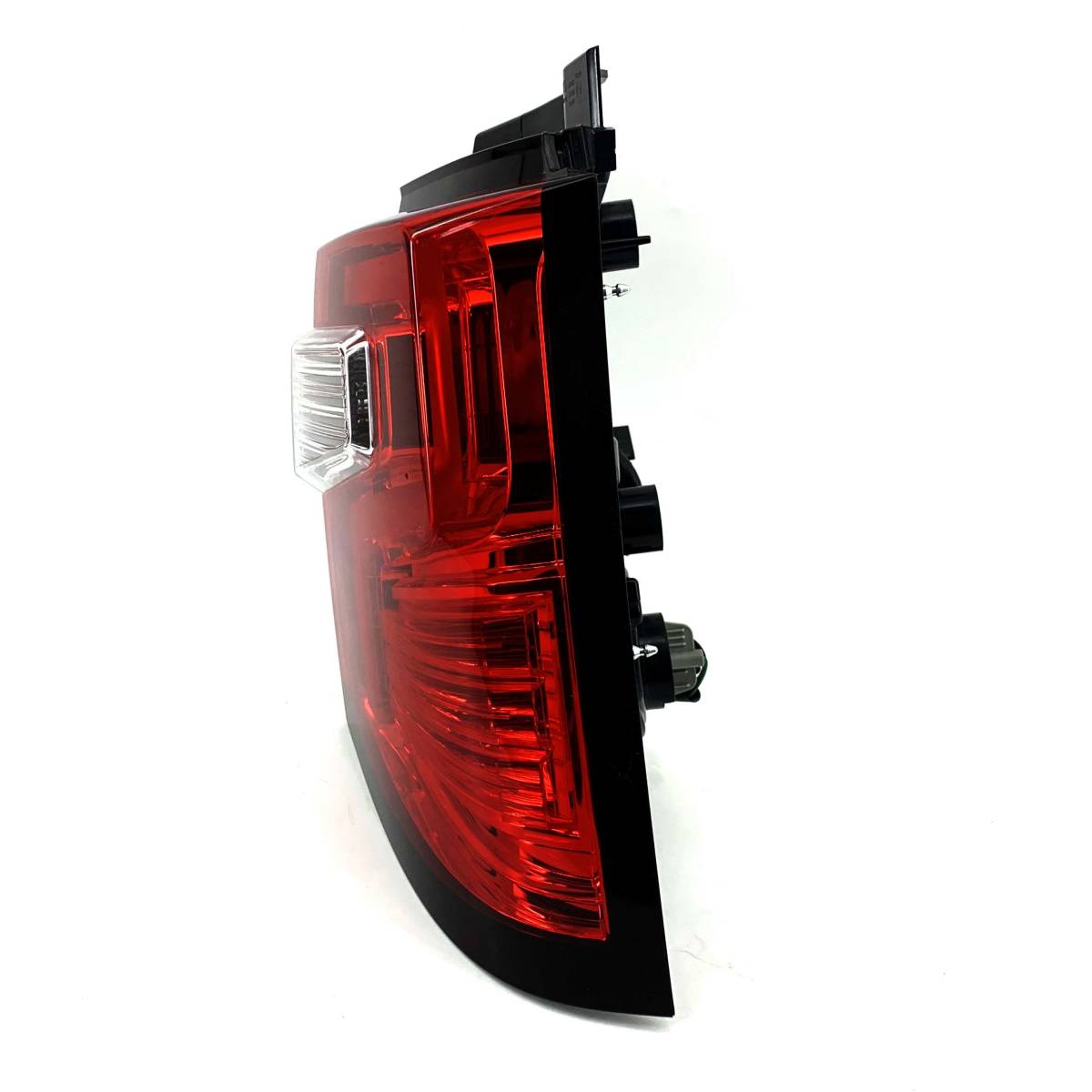 GINGER掲載商品】 デリカD5 CV1W 左テールランプ agapeeurope.org