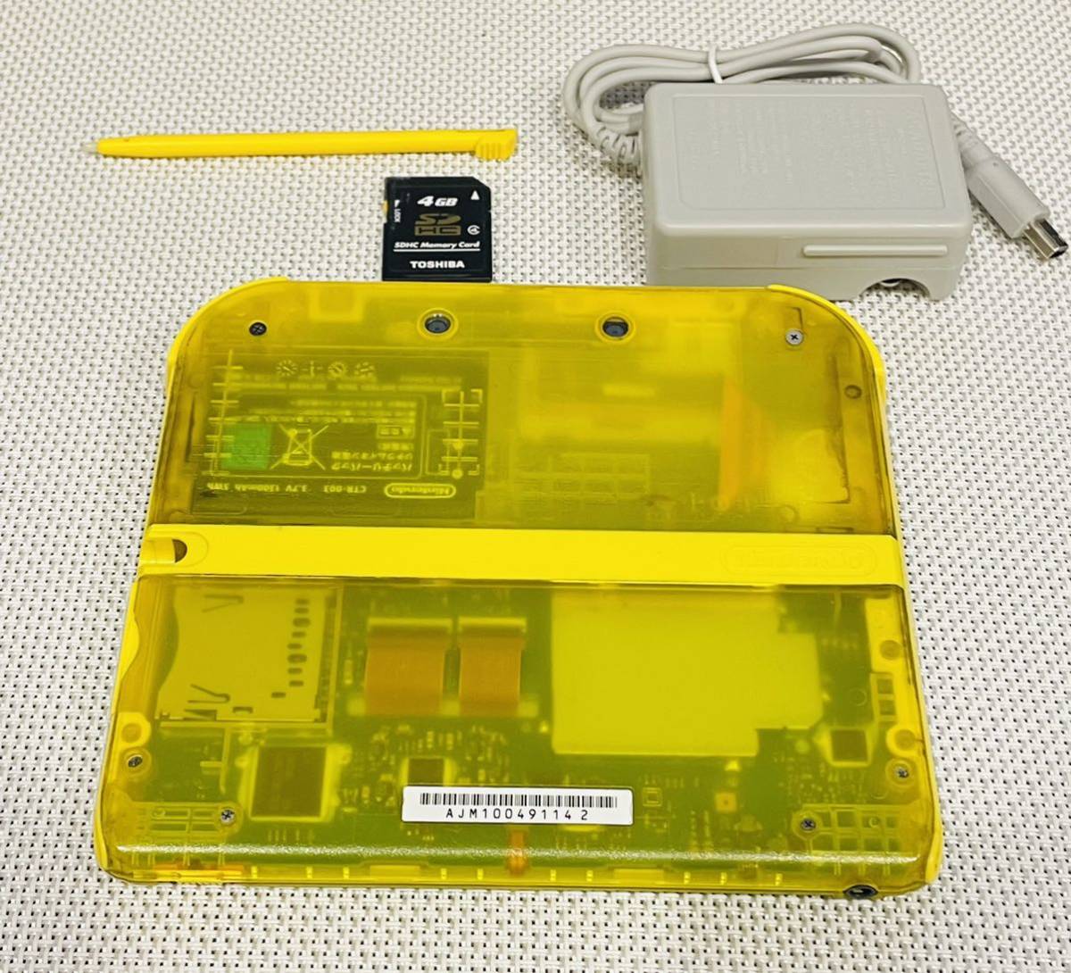 ニンテンドー2DS ポケットモンスターピカチュウ 限定パック 動作品