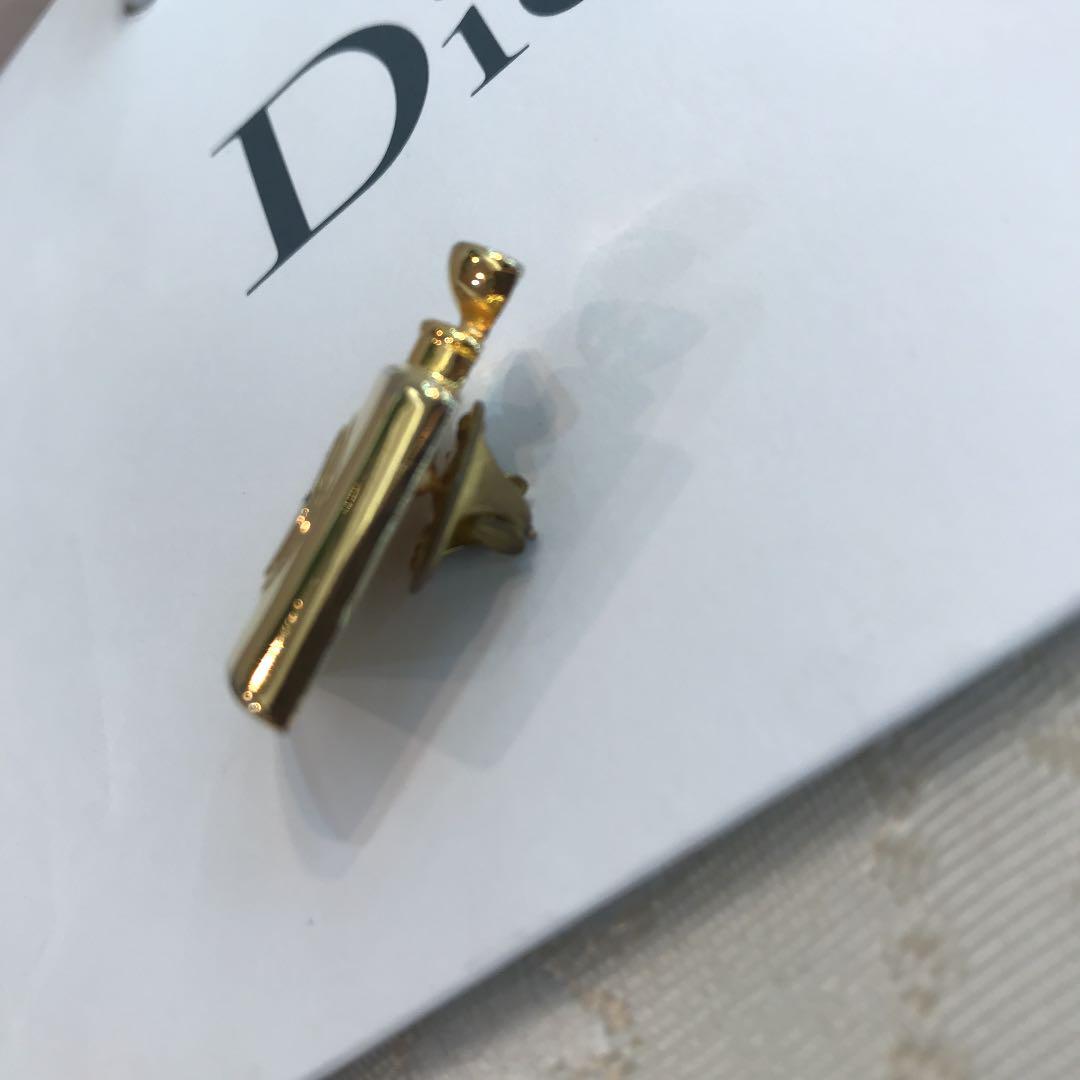 販売注文 Christian Dior　ブローチ　香水ノベルティ　ロゴ ブローチ/コサージュ