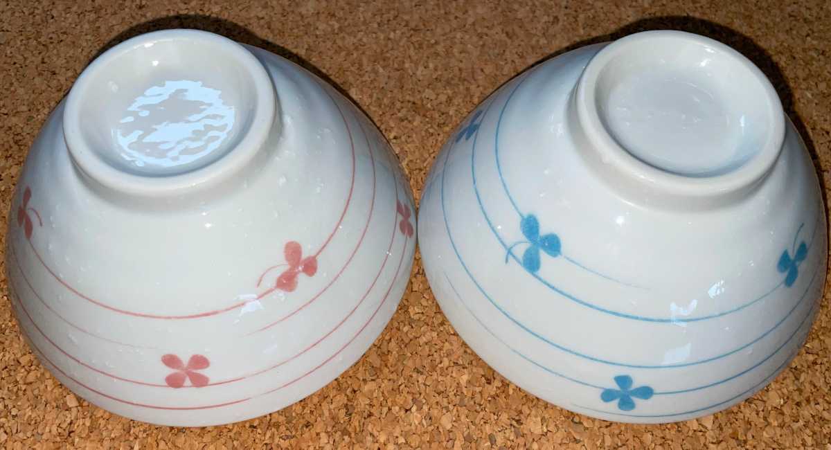 ■クローバー【お茶碗 ペア２客 ピンク＆ライトブルー】■陶器 未使用_画像3
