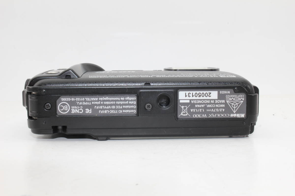 超美品☆ニコン (N0131)NIKON COOLPIX W300 防水 コンパクト