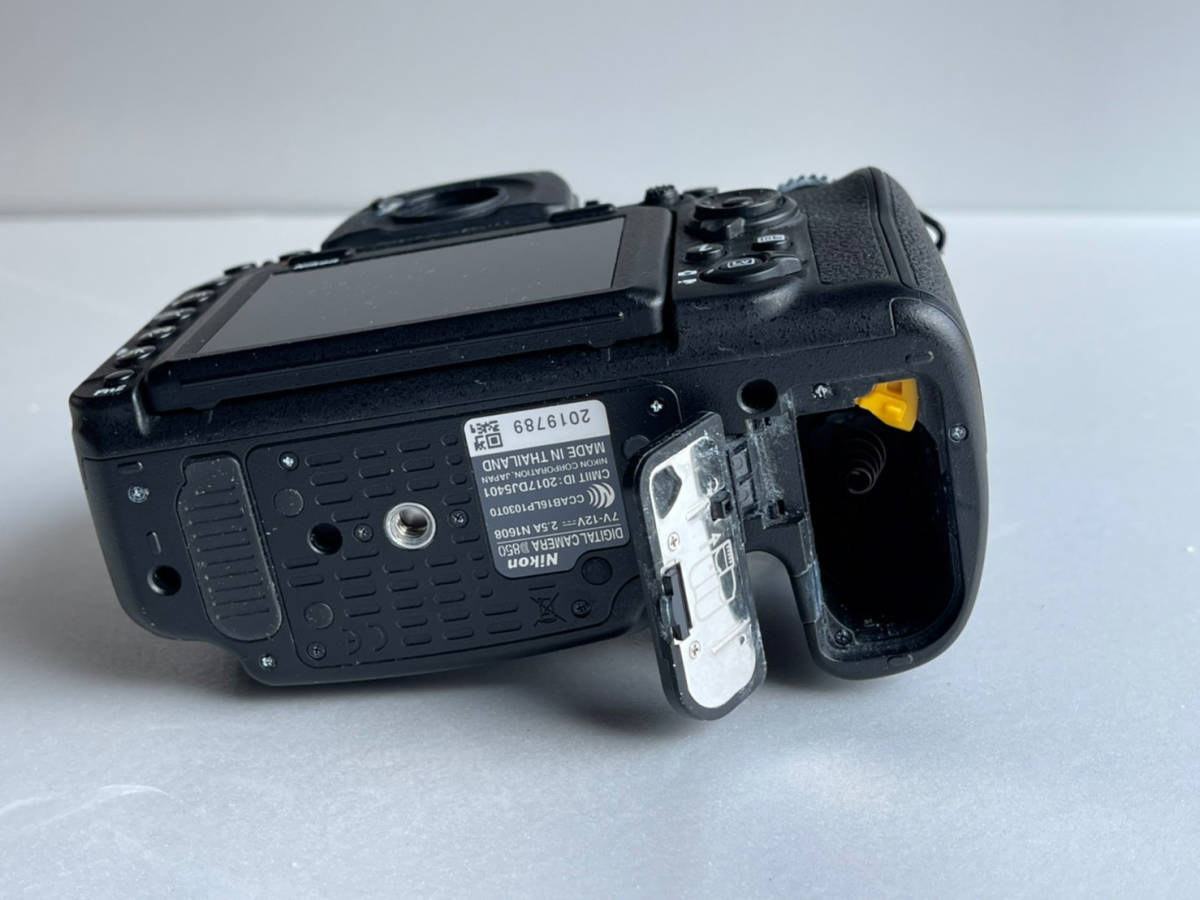 ジャンク ☆ ニコン NIKON D850 s04 ☆水没品 10月4日までに入金&発送