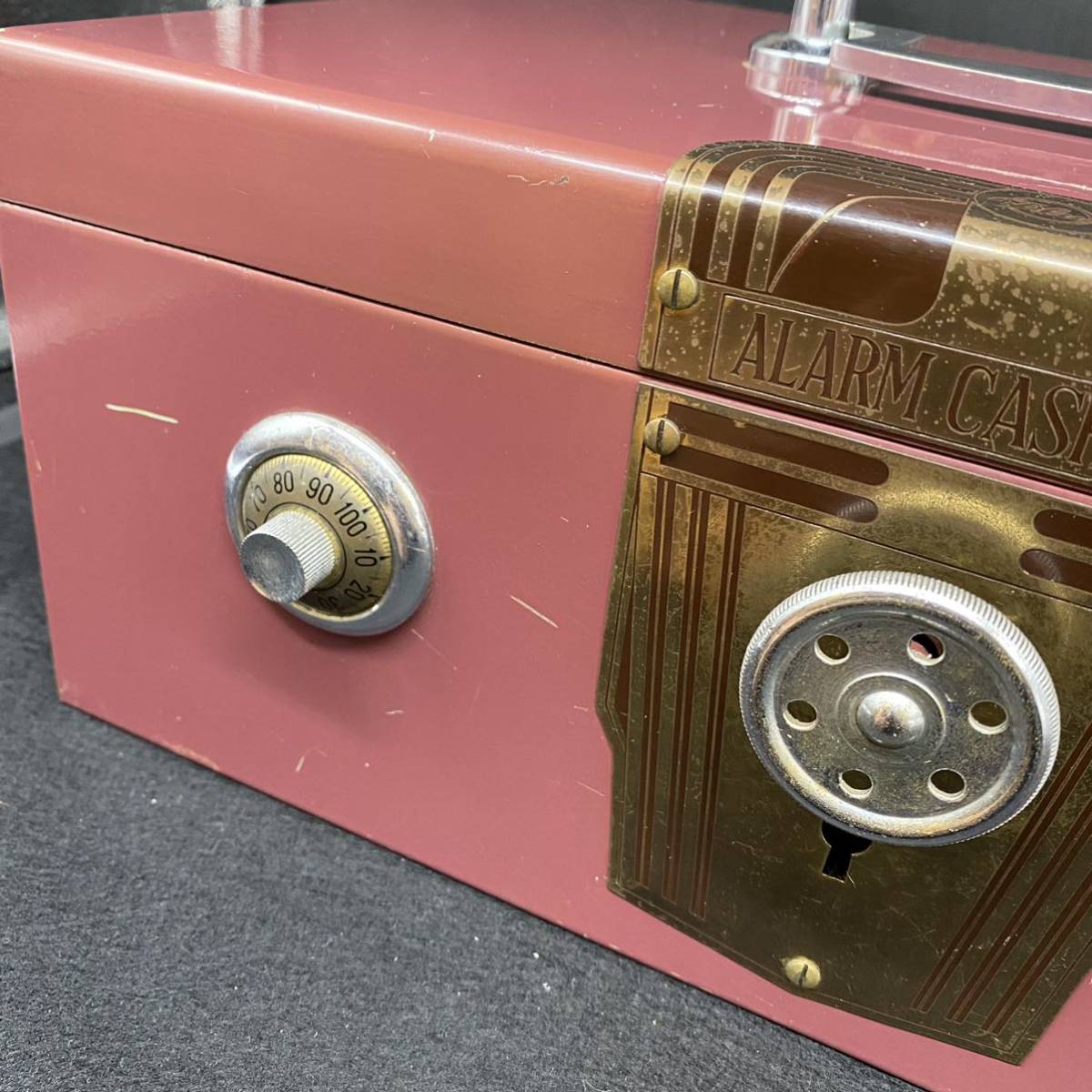 [ free shipping prompt decision ] PLUS ALARM CASH BOX alarm cashbox handbag safe safe retro car Be Vintage interior present condition 