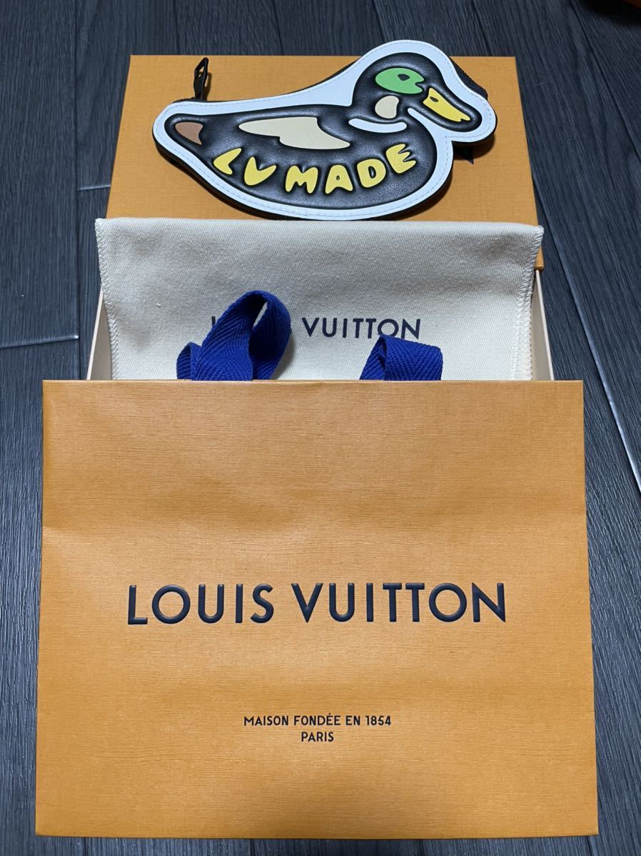 Louis Vuitton Nigo Damier Giant LV Made Duck Porte Cles Keychain Bag Charm  92lv7 For Sale at 1stDibs