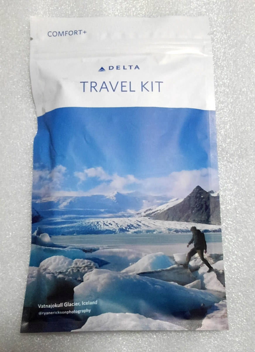  new goods unopened DEDLTA Delta Air Lines travel kit I trout toothbrush set ear plug travel goods aviation goods 