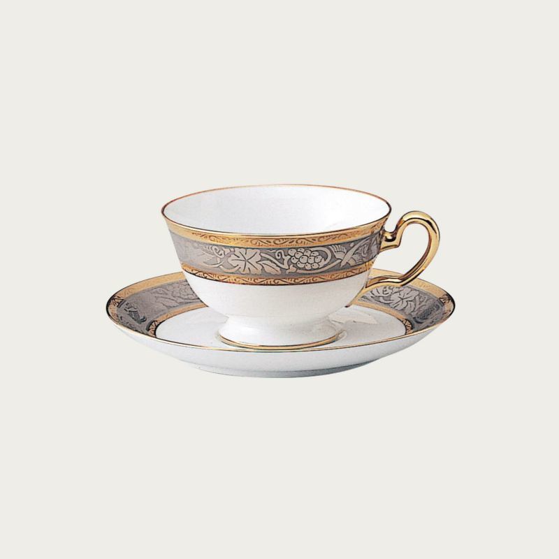 大倉陶園！ ☆金白金蝕ぶどう唐草・コーヒー碗皿☆ 新品 マグカップ 紅茶 ミルク ラテ エスプレッソ ギフト