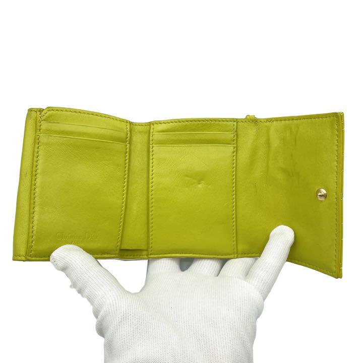 美品 DIOR ディオール パテントレザー カナージュ 三つ折り財布