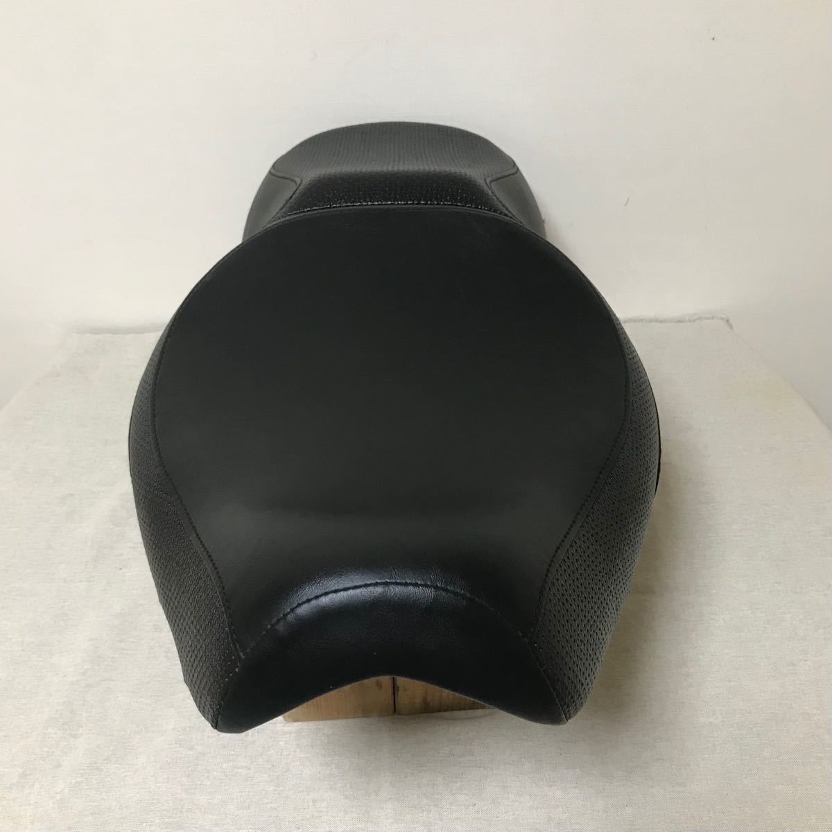 スポーツスター(~03)用シート ハーレー純正オプション XL883 スポーツスター(~03)用シート ハーレー純正オプション XL883