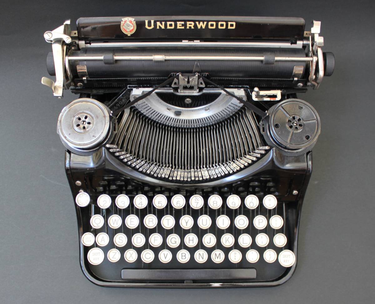 UNDERWOOD PORTABLE 1934年 【試打のみの新品リボン付】 アンダーウッド タイプライター アンティーク  ヴァイオレット・エヴァーガーデン