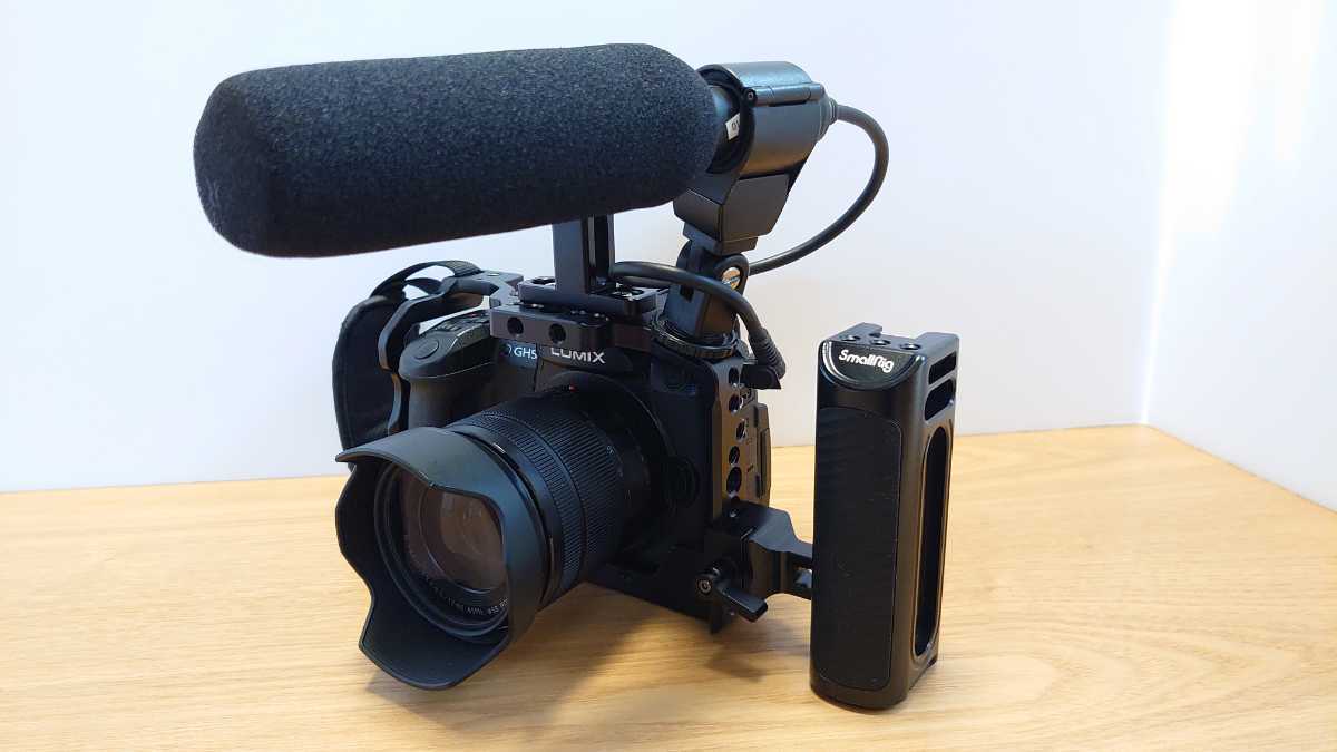 Panasonic DC-GH5 レンズキット リグ付き! busaracenter.org