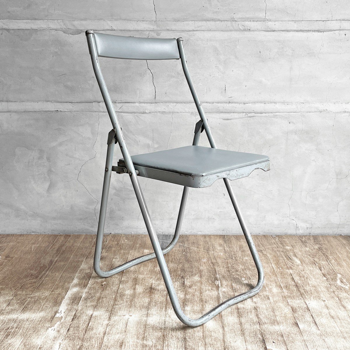 2021年春の ♪ ジャパンビンテージ 折畳椅子 スチールフレーム フォールディングチェア ITOKI イトーキ 折り畳みイス