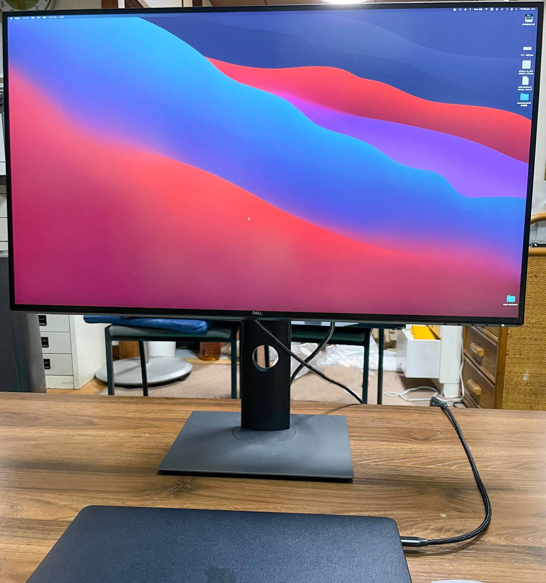 DELL U3219Q 31.5インチ 4K HDR USB-C IPS液晶モニタ- 購入2021年6月
