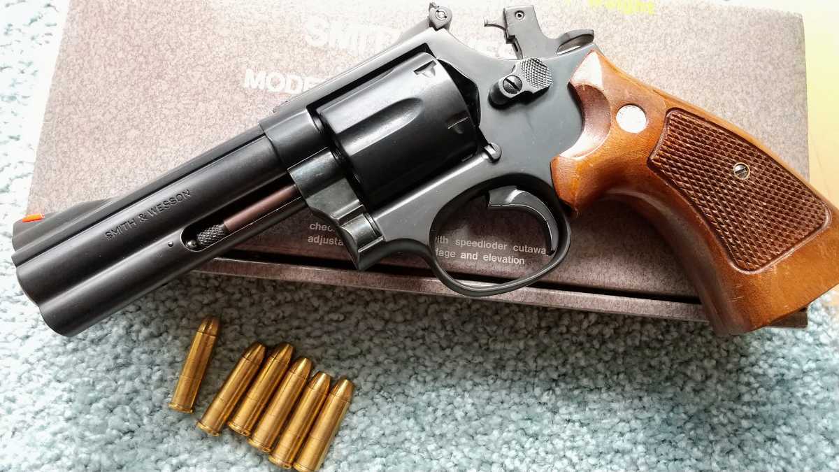 人気ブランドの MGC 発火モデルガン S&W M586 4in あぶない刑事 鷹山