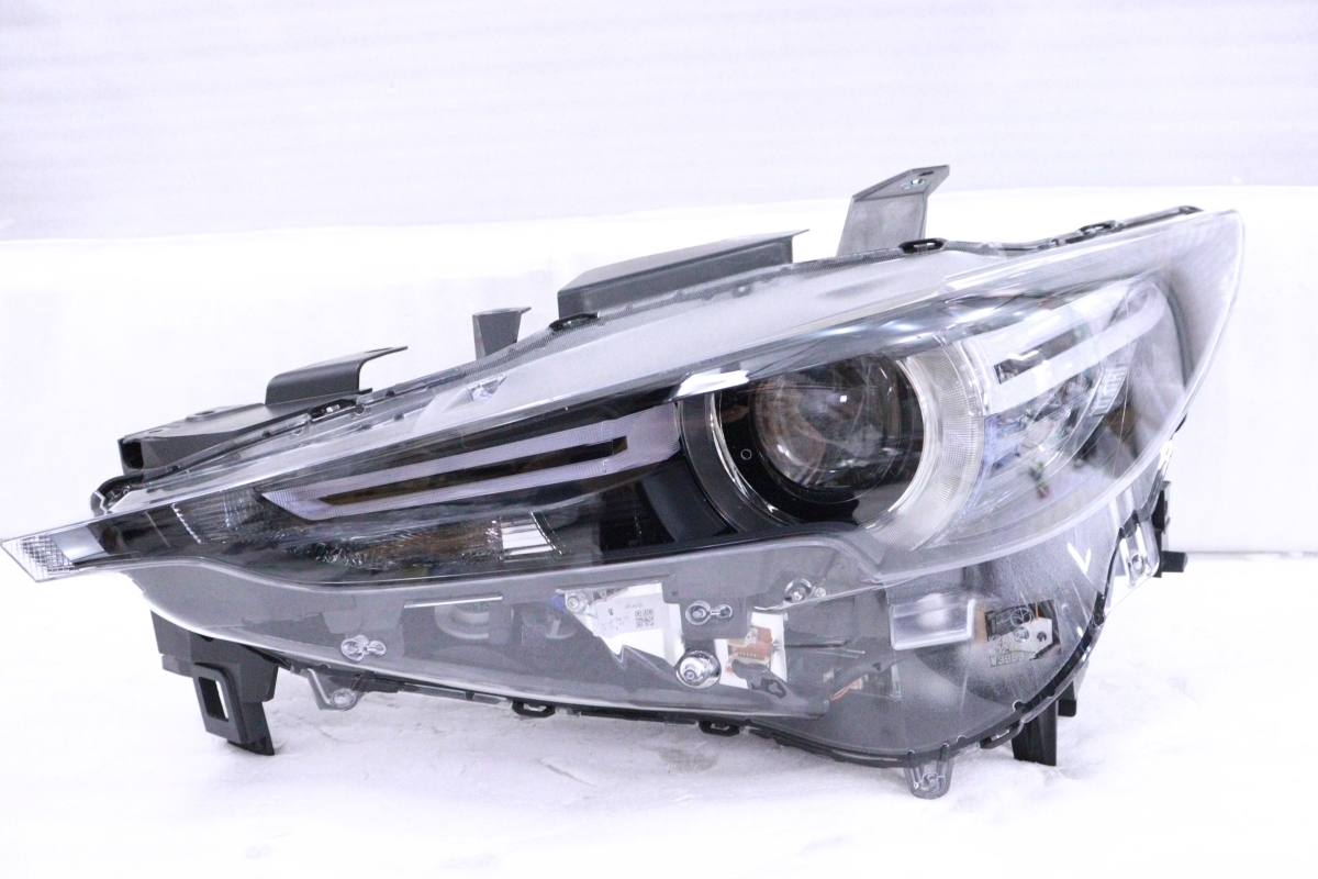 29-1502☆美品 LED KF2P CX-5☆左ヘッドライト STANLEY W3953 打刻:ヒ