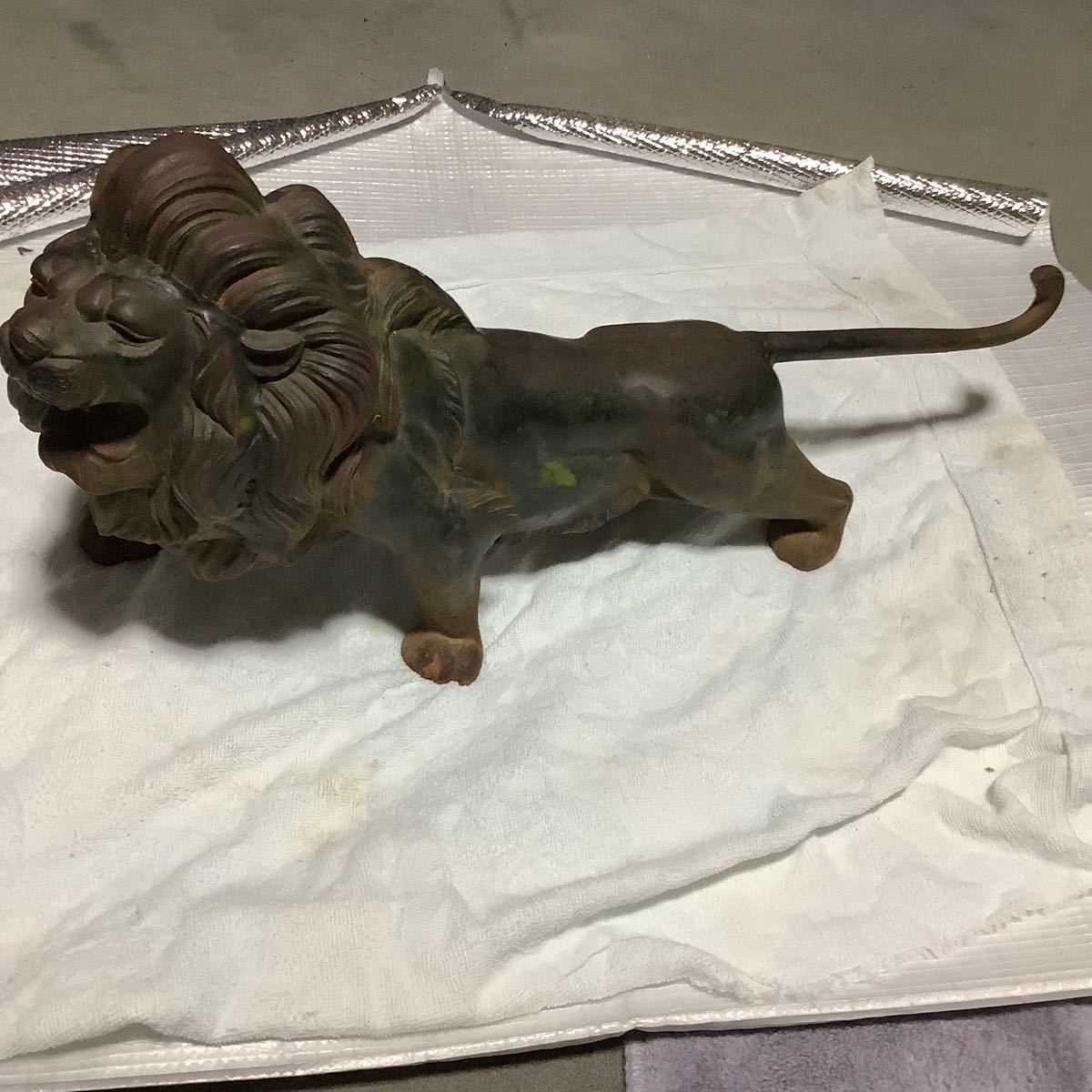 青銅製 獅子 置物-