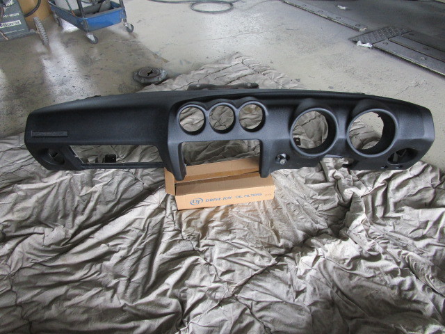 フェアレディZ S30Z 後期純正ダッシュボード フェアレディZ S30Z 後期純正ダッシュボード