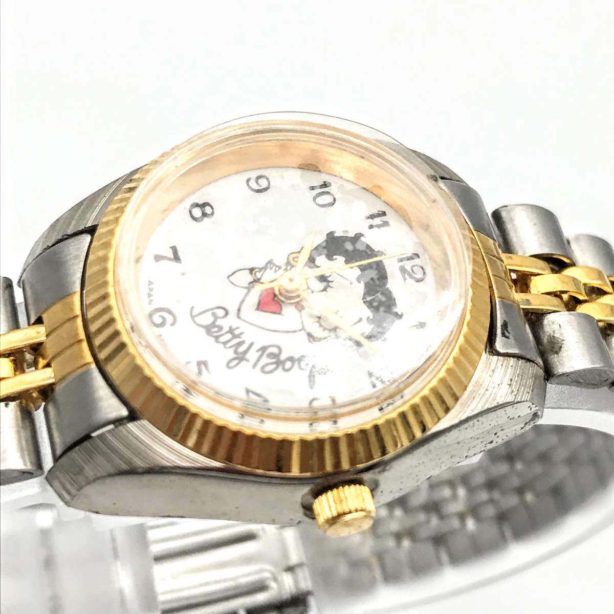 や[HY143]　1円スタート！　BETTY BOOP　ベティブープ　シルバー×ゴールドカラー　レディース　腕時計　稼働　中古品　コンパクトサイズ