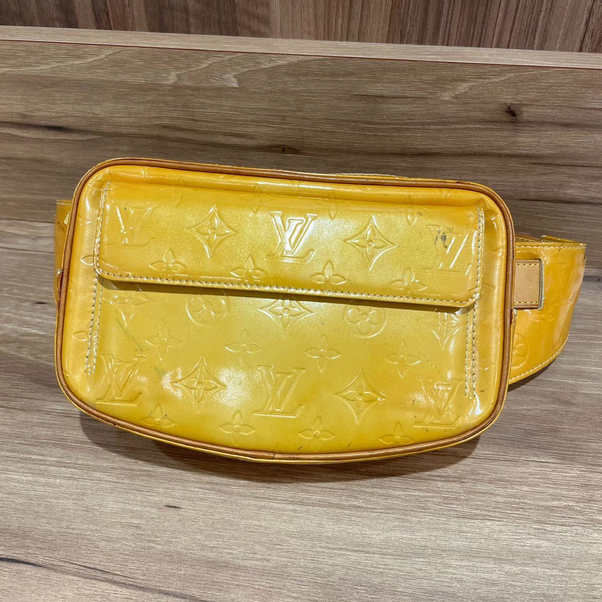 値下げ!LOUIS VUITTON ルイヴィトン ヴェルニ フルトン ボディバッグ