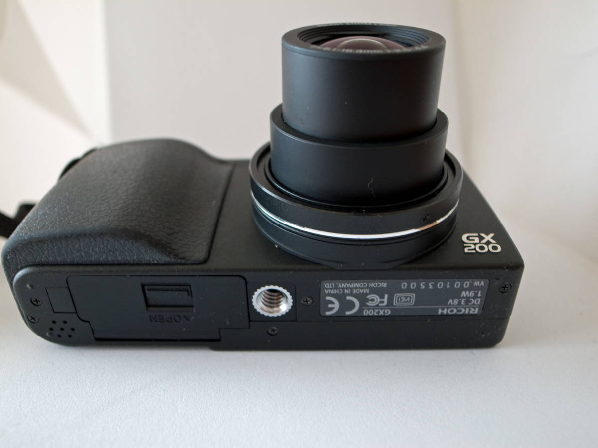 RICOH GX200 + 電子ビューファインダー VF-1 RICOH GX200 + 電子ビューファインダー VF-1