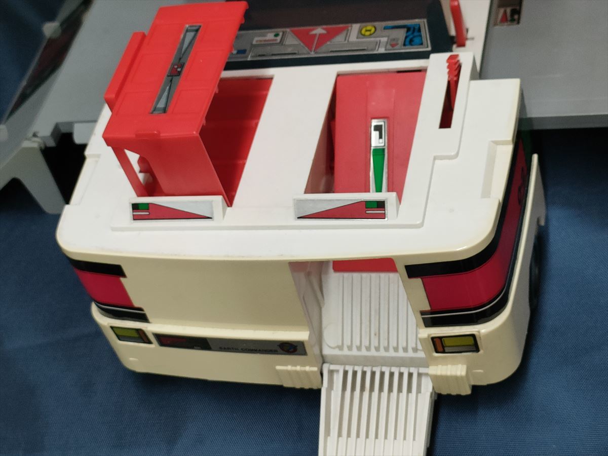 MW-312 (ジャンク) トミカ 未来緊急基地アースコマンダー+ MW-312 (ジャンク) トミカ 未来緊急基地アースコマンダー+