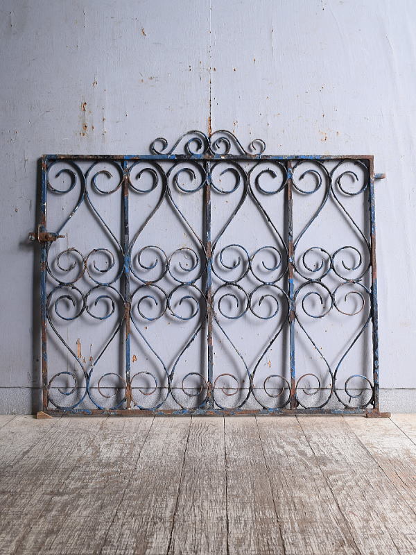  England antique iron fence gate . gardening 11204