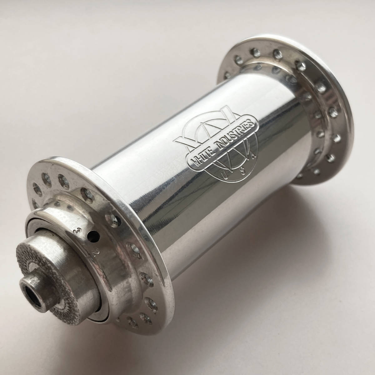 WHITE INDUSTRIES リアハブ 32H SHIMANO 12×142 センターロック WHITE INDUSTRIES リアハブ 32H SHIMANO 12×142 センターロック