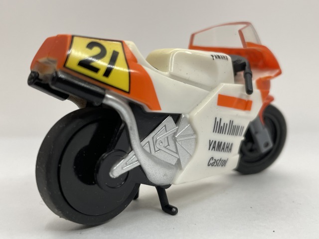 ■★サントリーボス　走る！最速バイクコレクション　MotoGP　YAMAHA　1987　YZR500　平　忠彦_画像2