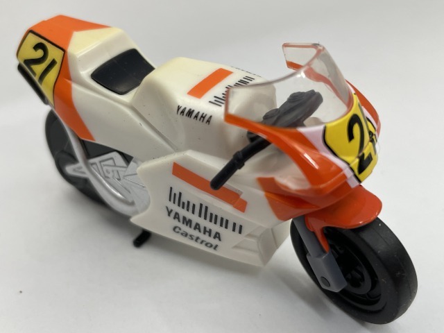 ■★サントリーボス　走る！最速バイクコレクション　MotoGP　YAMAHA　1987　YZR500　平　忠彦_画像3