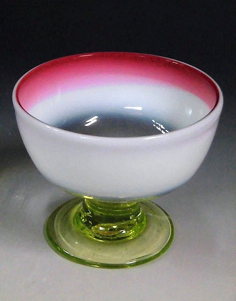 ウラン黄緑色脚乳白赤縁碗型氷コップ 三色氷コップ | castroarquitetos.com