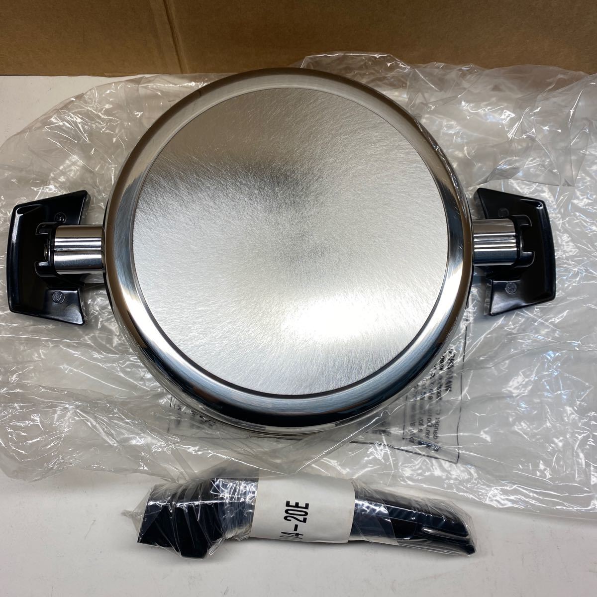 ロイヤルクイーン 【IH対応品】小フライパン本体、片手鍋用取手1本