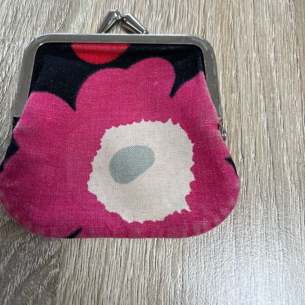 【希少】マリメッコ marimekko がま口ポーチ 財布 小銭入れ　mini kukkaro 035861 unikko