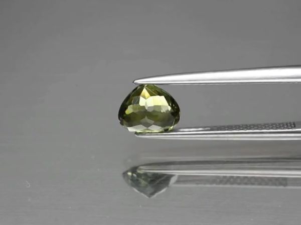 天然石 トルマリン ルース 1.04ct 非加熱 モザンビーク産　綺麗なハートカット！_画像3