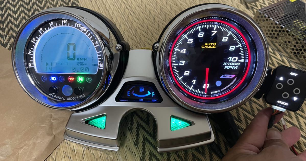 新作 人気 ゼファー1100 zephyr1100 新品カワサキ純正メーターケース