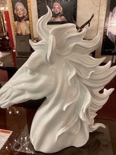 モダンアンティーク調　特大　ホワイトホースの置物　特大白い馬の置物　白い馬のオブジェ特大