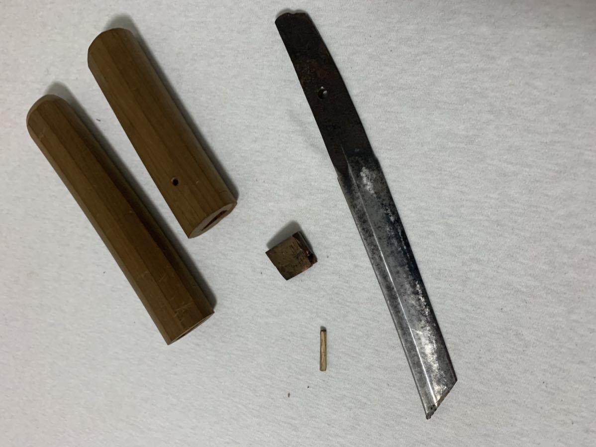 短刀 残欠短刀 合法品 日本刀 江戸時代 刃長さ14.5cm 全長33cm 短刀 残欠短刀 合法品 日本刀 江戸時代 刃長さ14.5cm 全長33cm