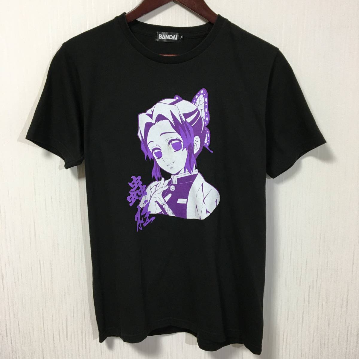 BANDAI バンダイ製 公式/オフィシャル品 鬼滅の刃 胡蝶しのぶ Tシャツ メンズMサイズ アニメ 漫画　【YP-3108】_画像1