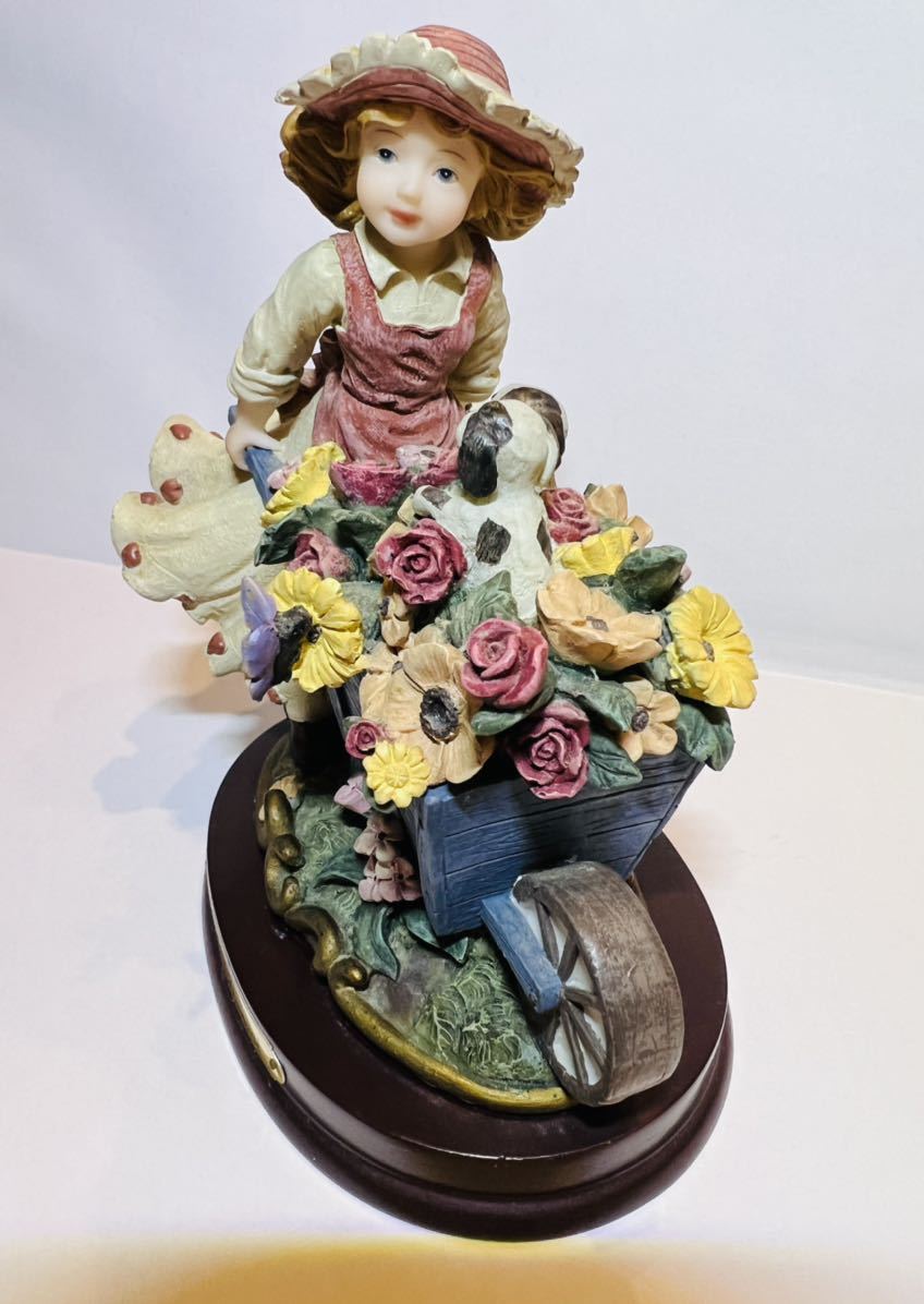 Ricardo Shermani  ITALY 花車の女の子 置物　陶器