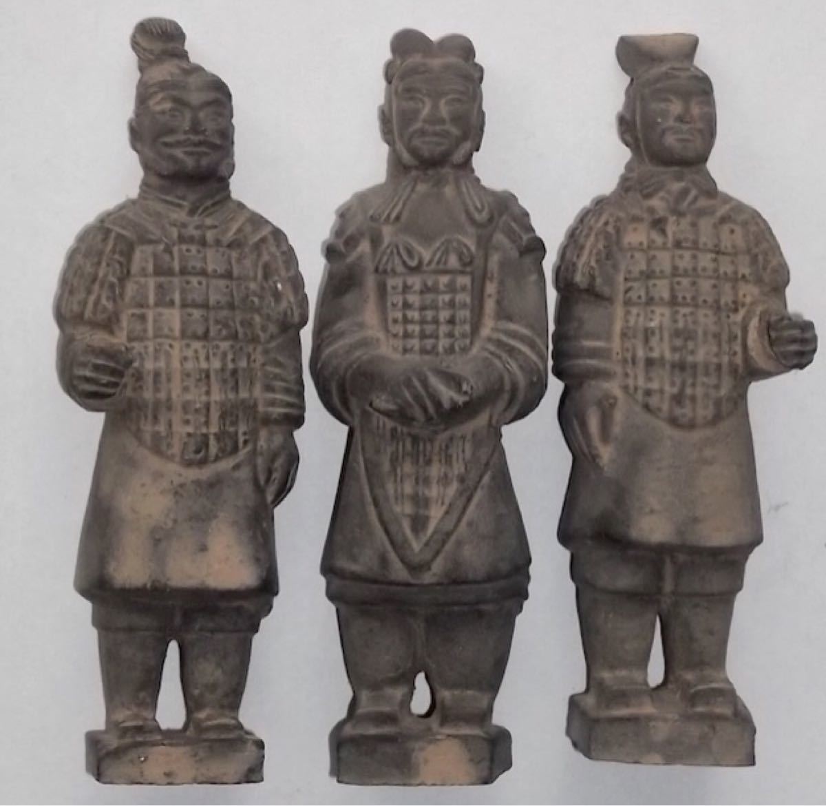 本日特別価格 G070 古い 中国 土人形 兵馬俑セット 素焼き 陶器 民芸品 お土産 置物 