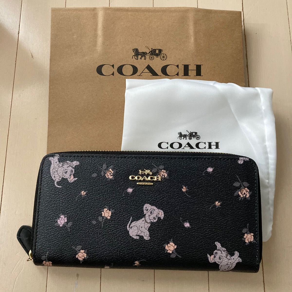 コーチ　coach 長財布　サイフ　ディズニー　101匹ワンちゃん　ダルメシアン　101 