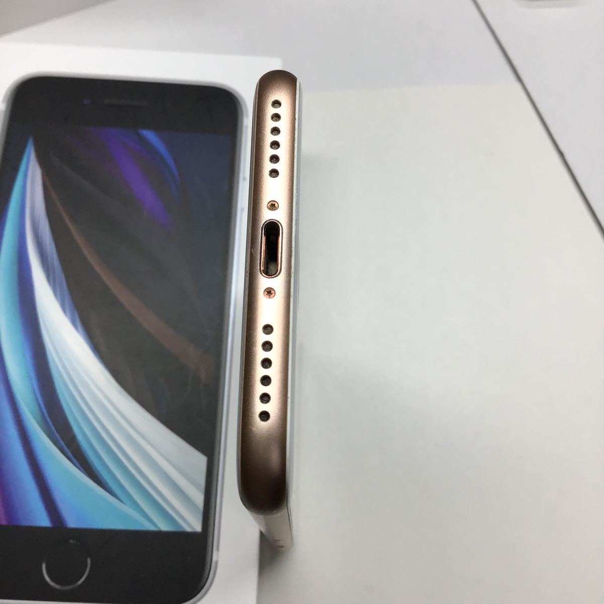 iPhone 8 64GB ゴールド SIMフリー バッテリー最大容量88% www