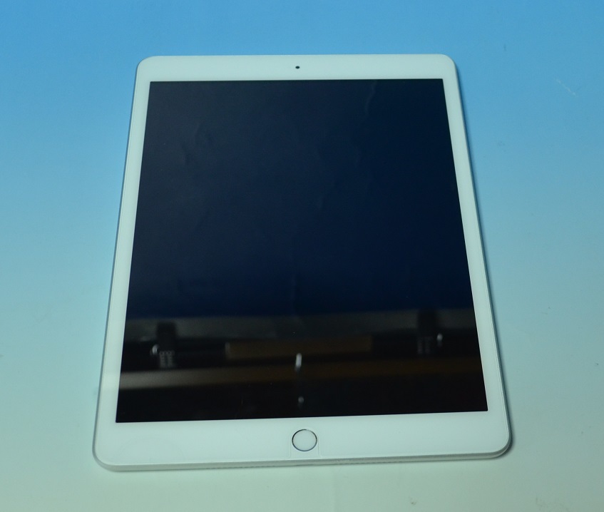 iPad 第8世代 Wi-Fiモデル シルバー 32GB devsoft.co.ao